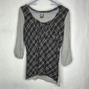 Stylish Women's Plaid Blouse in Black and Gray